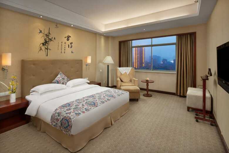 Yiyang Huatian Hotel