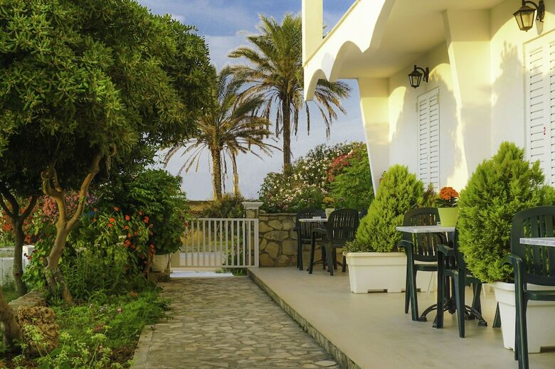 Hotel Cubaneros Holiday Inn