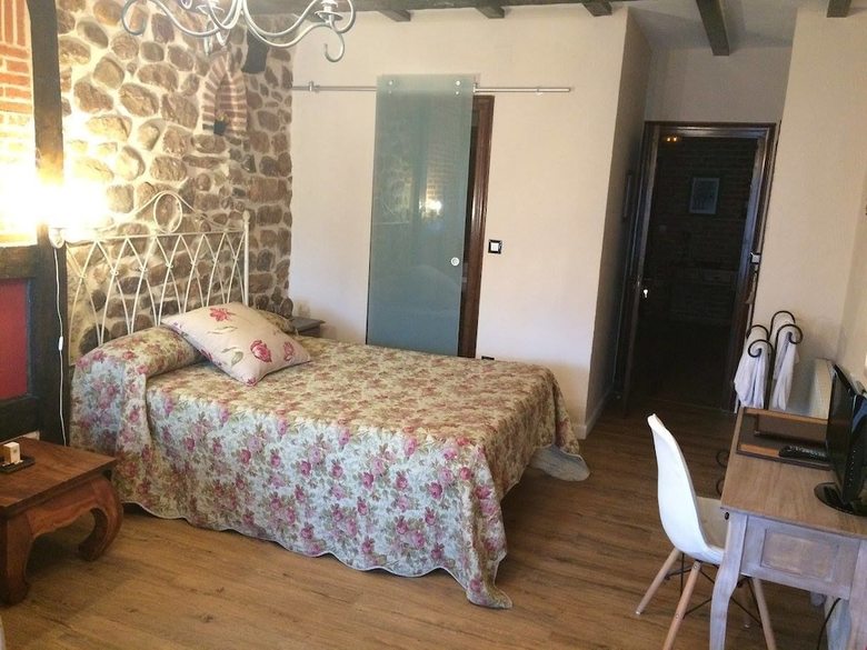 Pension Posada Real La Monta�esa