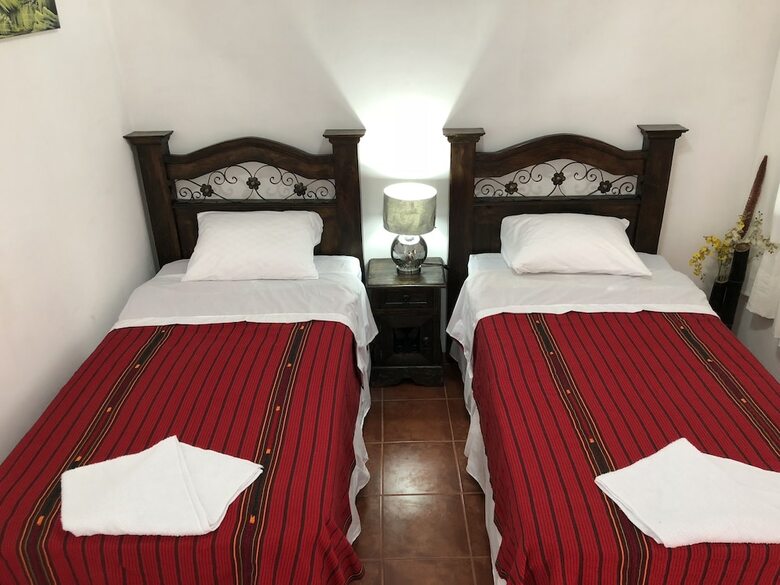 Hotel Panajachel Los Angeles
