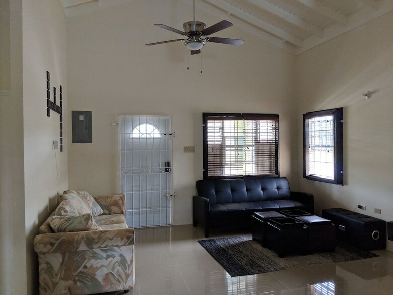 Zade's Vacation Home With Spa Pool & Bbq