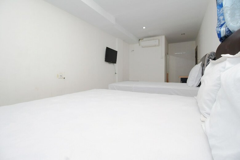 Hotel Sky Inn Japaris 1 Medan