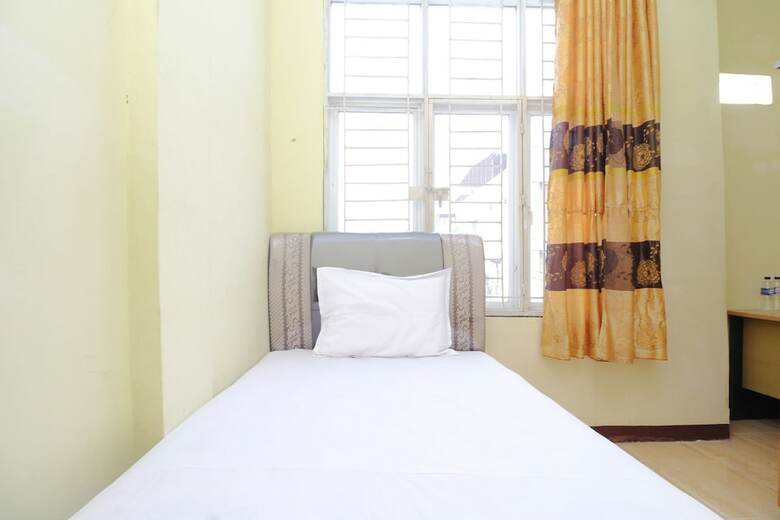 Hotel Sky Inn Japaris 1 Medan