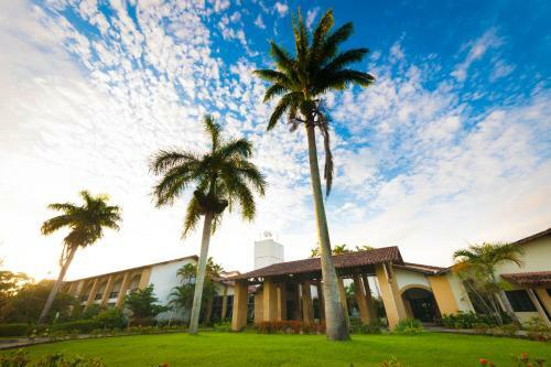 Flamboyant Hotel & Convention