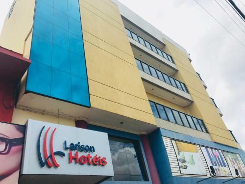 Larison Hot�is