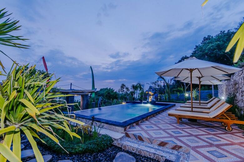 Bed & Breakfast Sunday Huts Lembongan