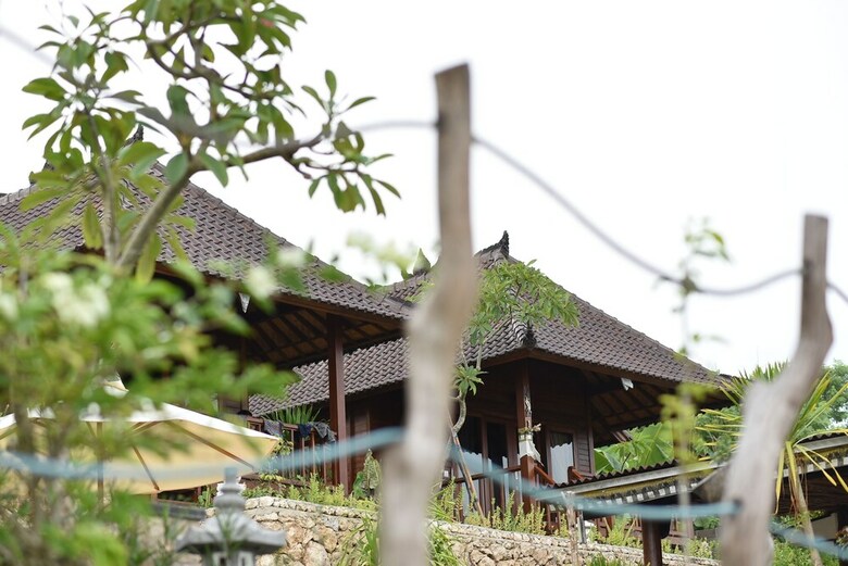 Bed & Breakfast Sunday Huts Lembongan