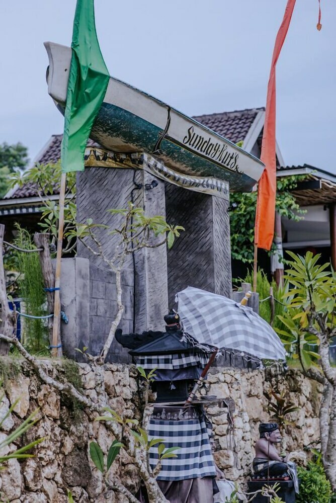 Bed & Breakfast Sunday Huts Lembongan