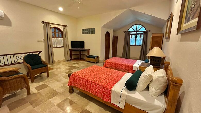 Hotel Coco Grove Beach Resort