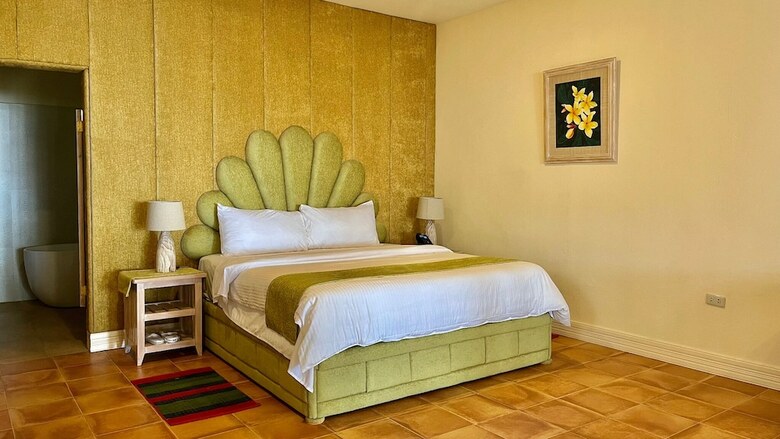 Hotel Coco Grove Beach Resort