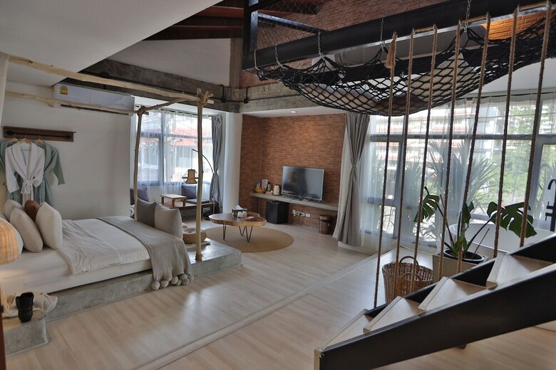 Yolo Bangkok Hotel