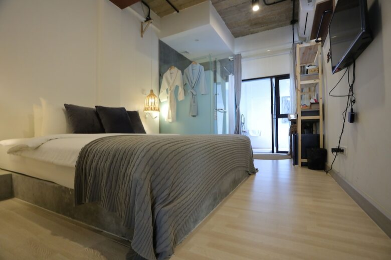 Yolo Bangkok Hotel