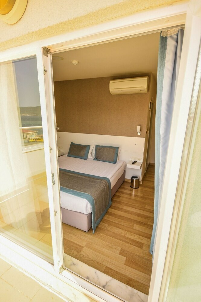Parion House Hotel
