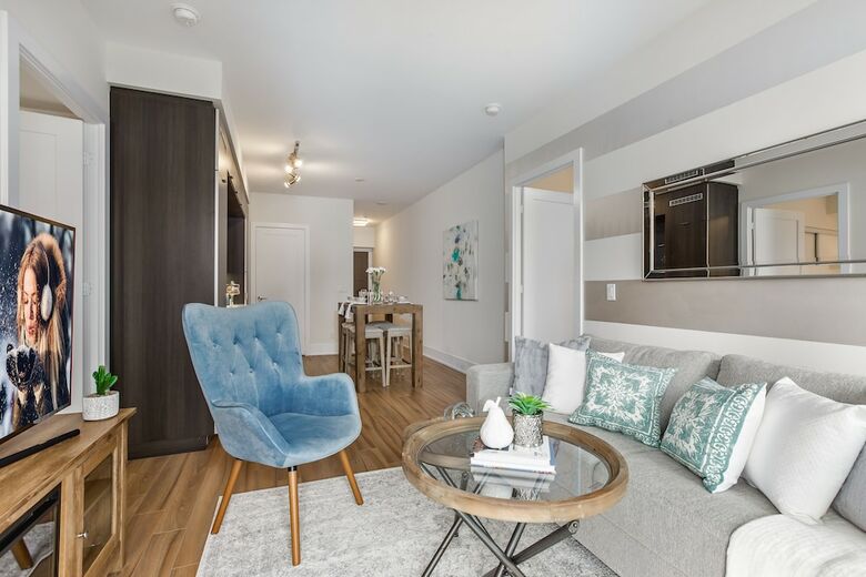 Quickstay - Stylish 2-bedroom Downtown Condo