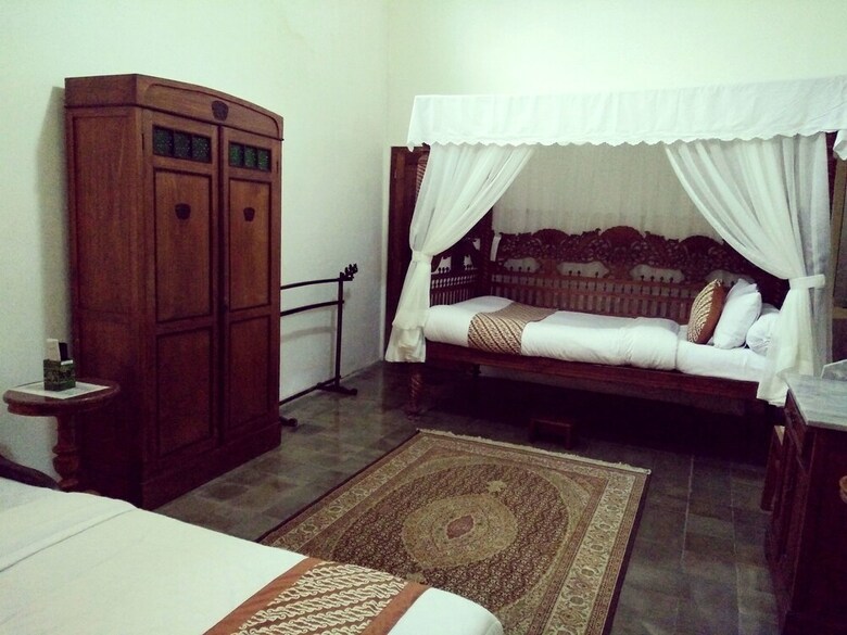 Hotel Ndalem Natan Royal Heritage