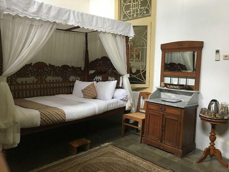 Hotel Ndalem Natan Royal Heritage