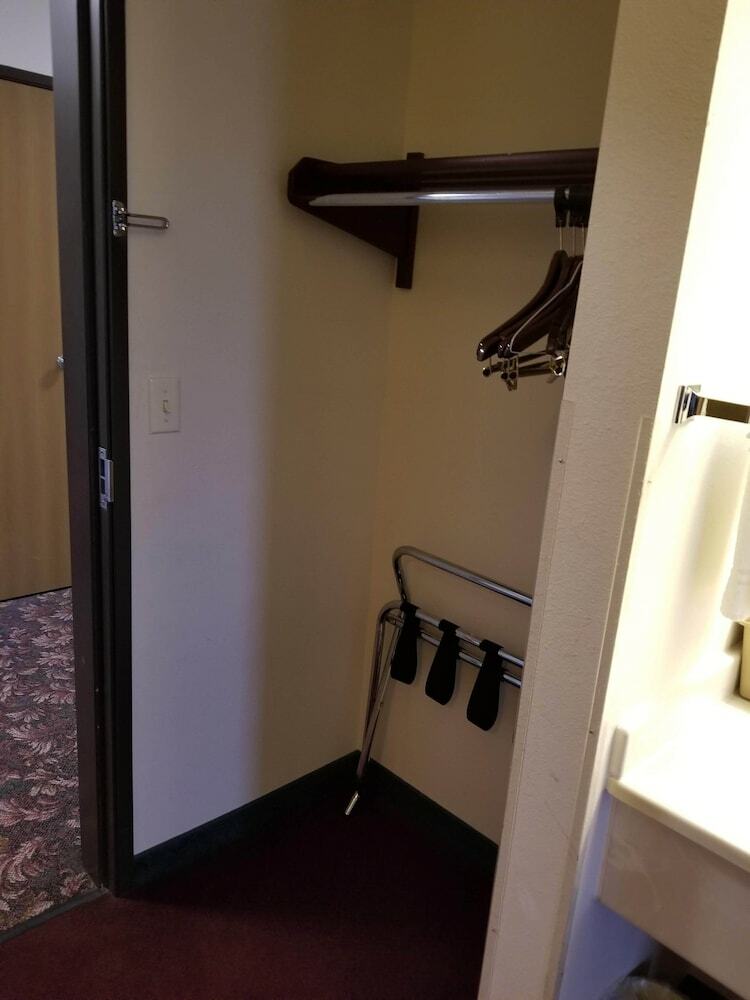 Hotel Bilmar Inn & Suites Dell Rapids