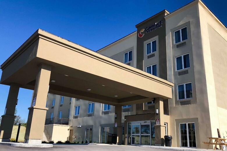Hotel Comfort Inn & Suites