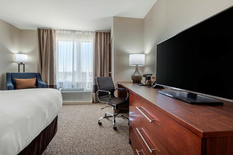 Hotel Comfort Inn & Suites