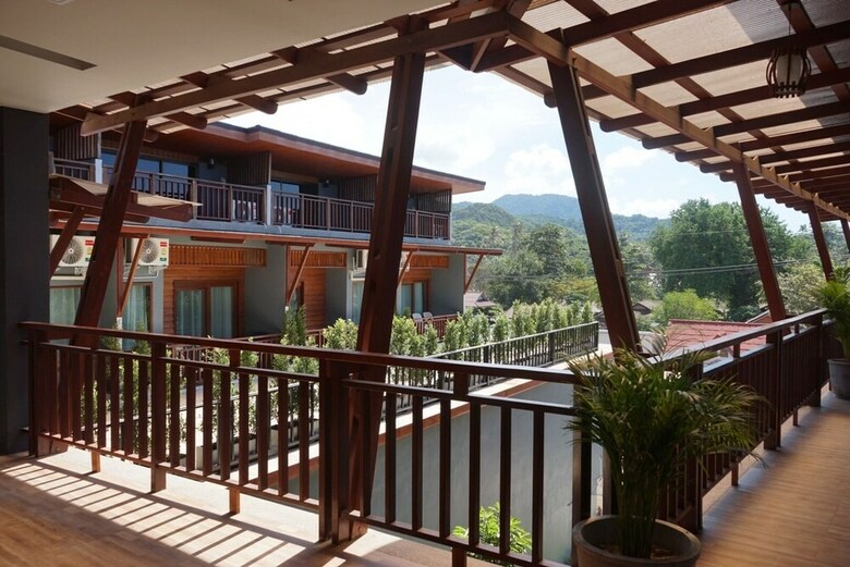 Oyo 866 Lanta Ray Bay Hotel