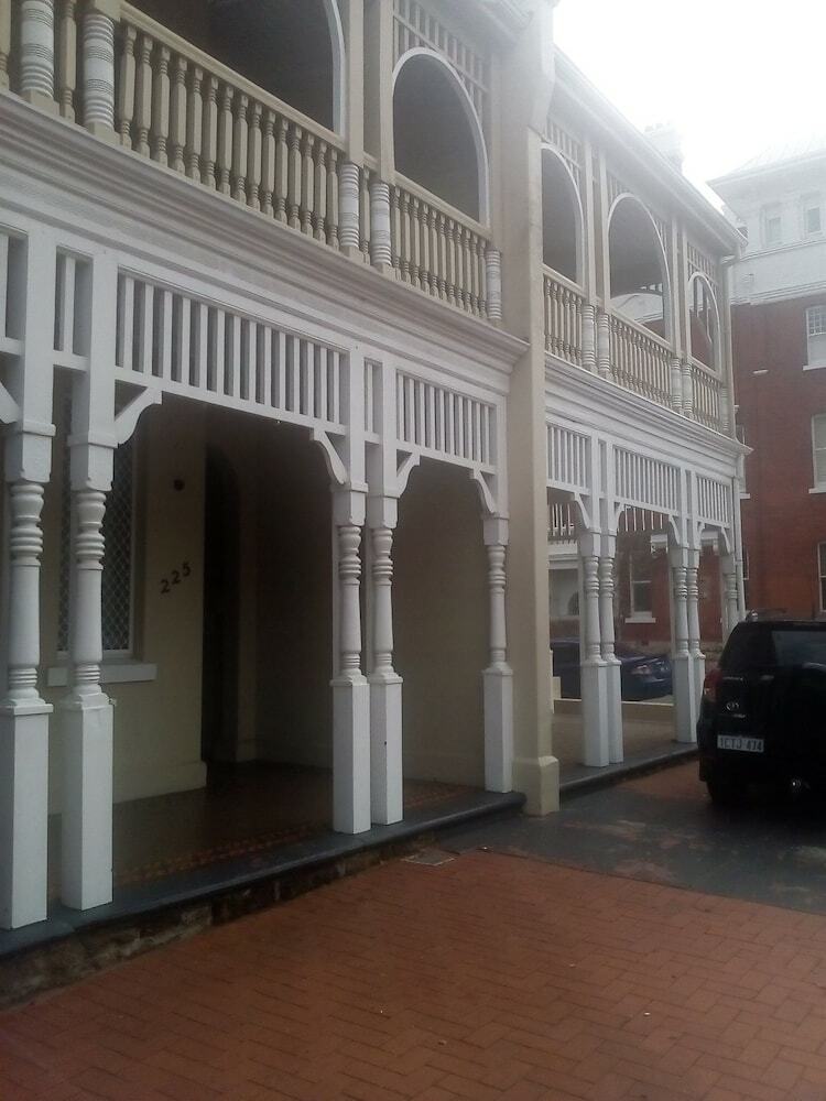 Hostal Northlodge Central City Apartments