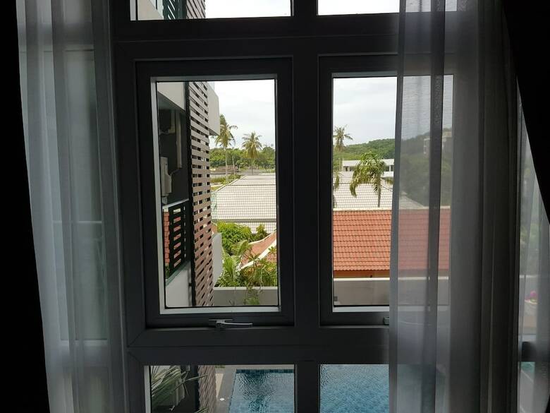 Modern Condo Nai Harn Beach