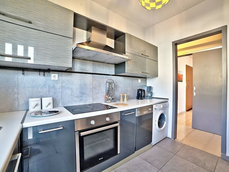 Beautiful Apartment In Glyfada Center