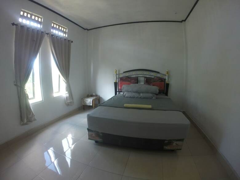 Bed & Breakfast Artha Homestay Tomia