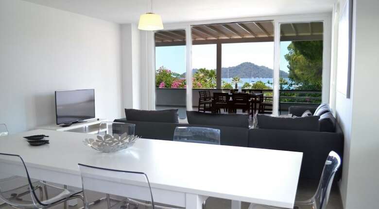 Topaz Apartment