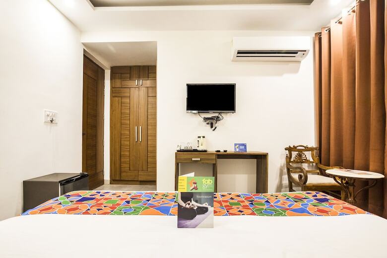 Fabhotel Nstay 32