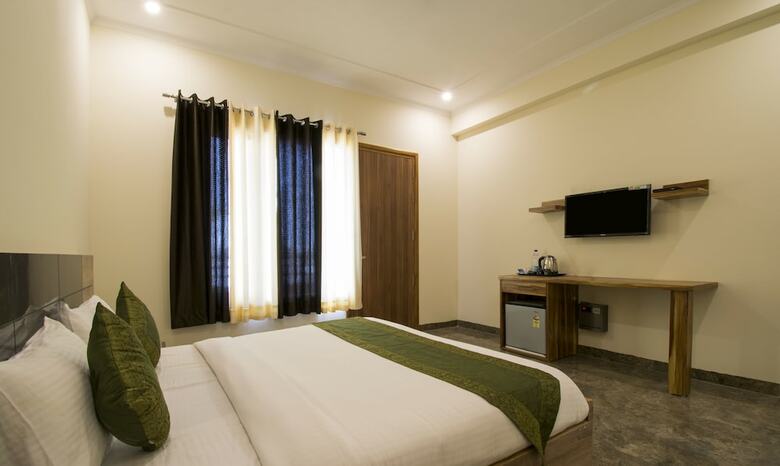 Hotel Treebo Trend Corporate 32,medicity