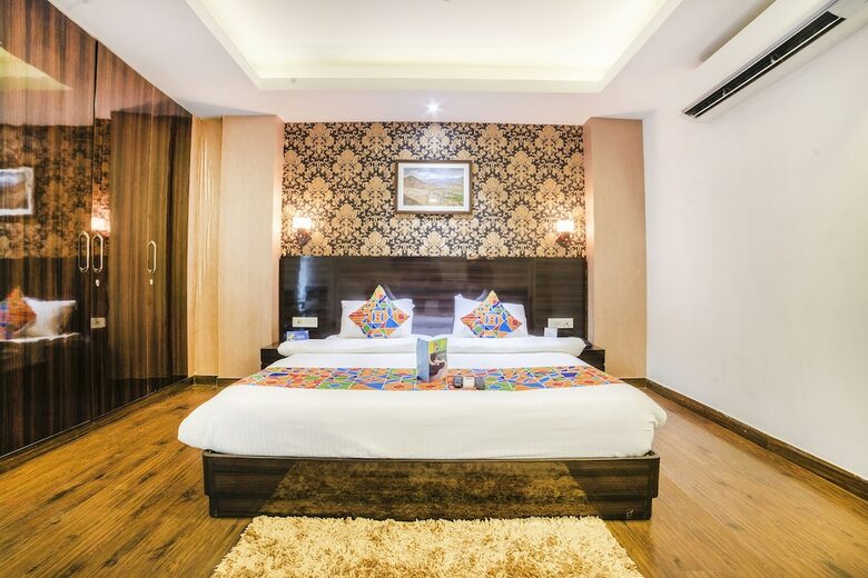Fabhotel Galaxy Patel Nagar