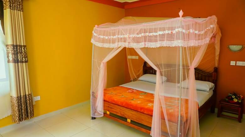 Hotel Bunyonyi Overland Resort