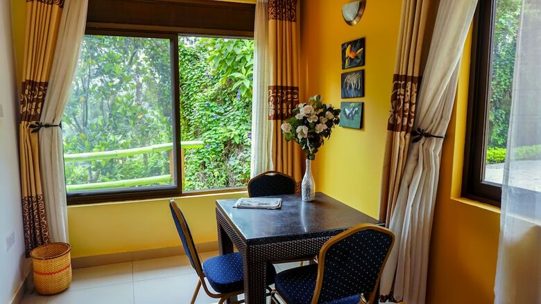 Hotel Bunyonyi Overland Resort