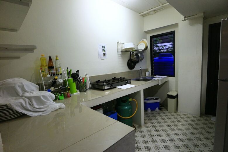 Hostal Baan Ploy In - Adults Only