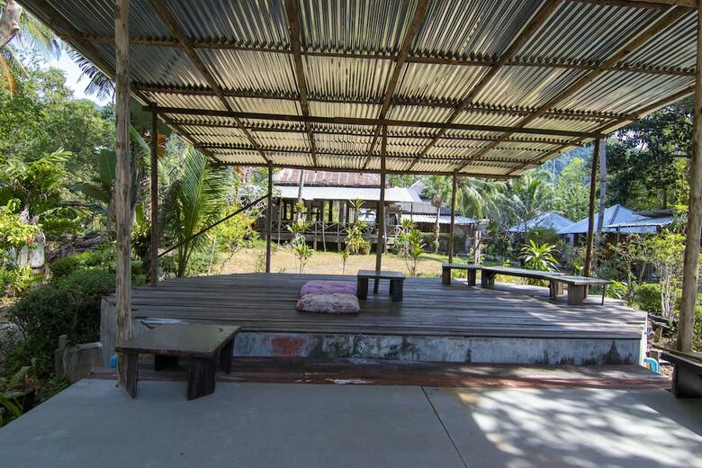 Hotel Ban Na Kai Mook Beach