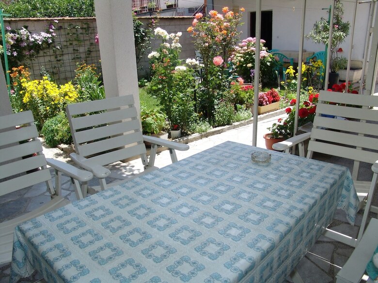 Hotel Bogdanovski Studios & Guest Rooms