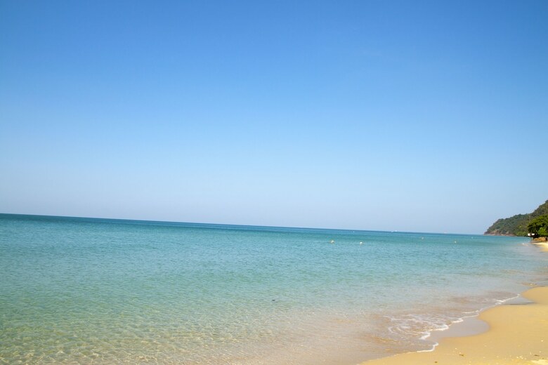 Hotel Ban Na White Sand Beach