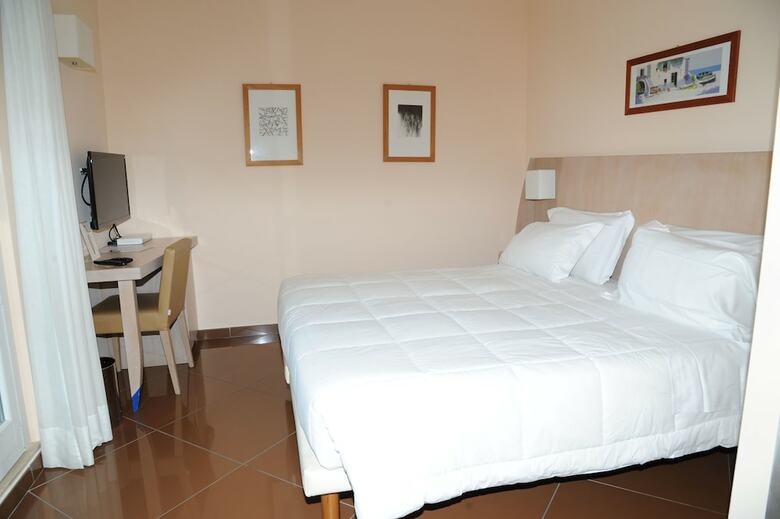Hotel Chiaraluna