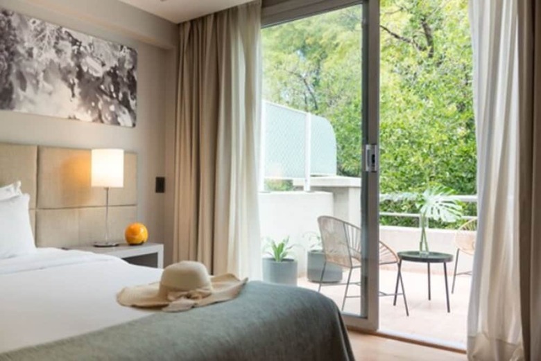 Aparthotel El Portal Suites