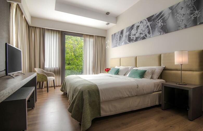 Aparthotel El Portal Suites