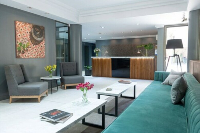 Aparthotel El Portal Suites