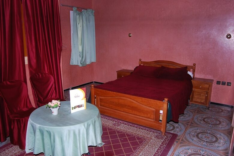 Hotel H�tel Caf� Restaurant Assaka
