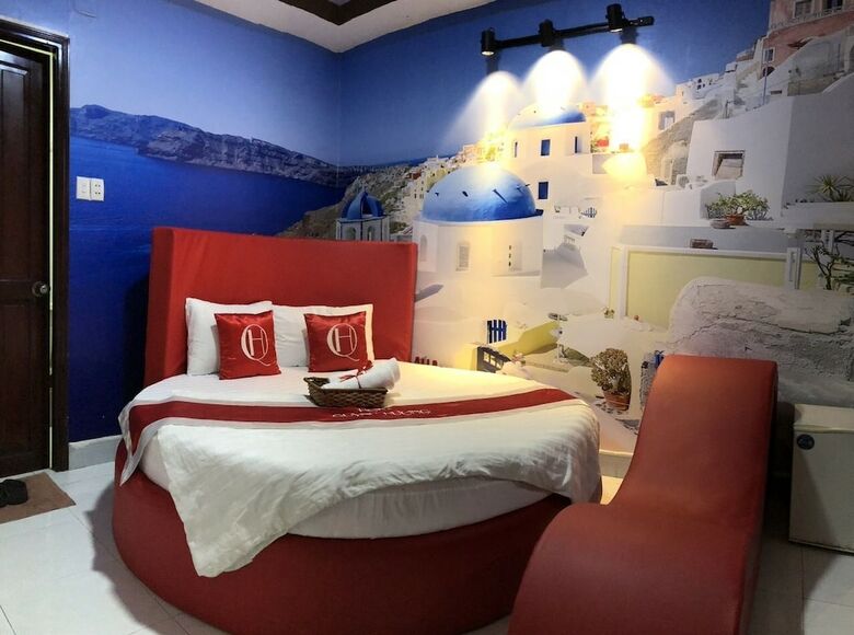 Quynh Huong Hotel