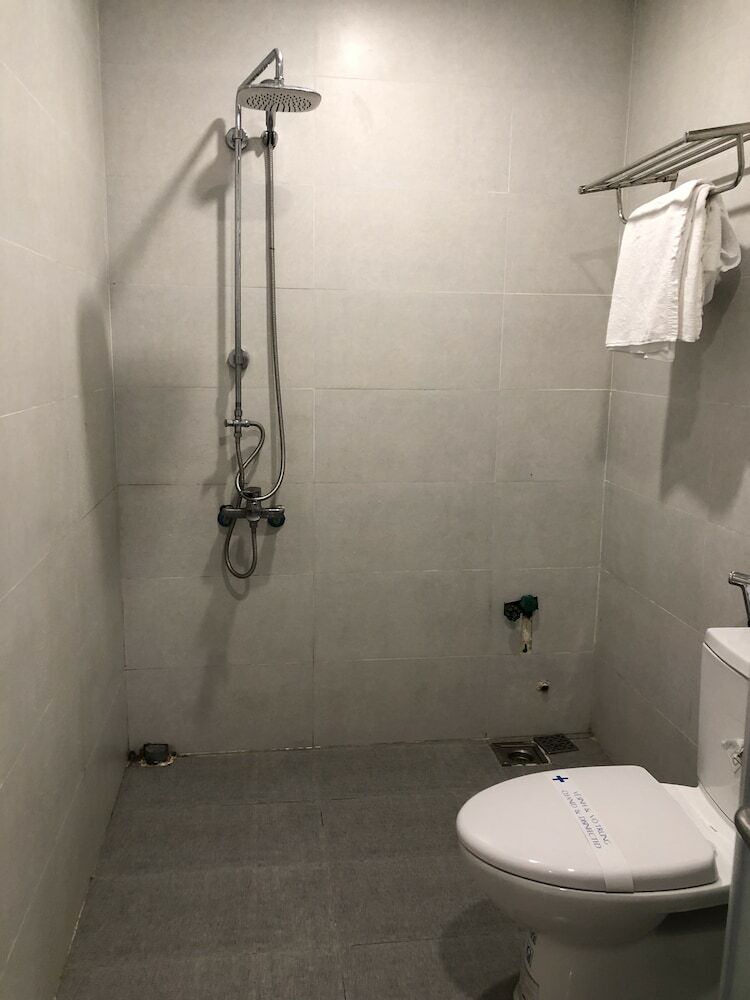 Quynh Huong Hotel