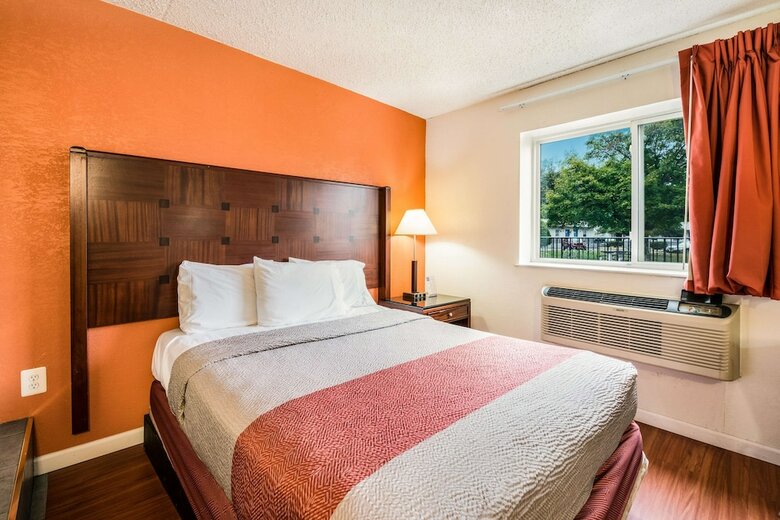 Motel 6 Tinton Falls, Nj