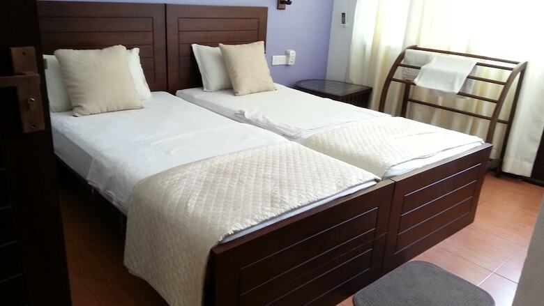 Subhas Hotel