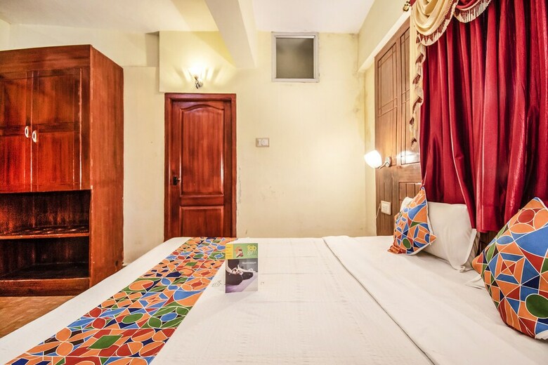 Fabhotel Roshan Residency Naidupuram