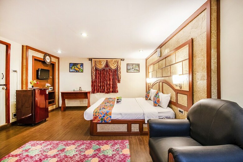 Fabhotel Roshan Residency Naidupuram