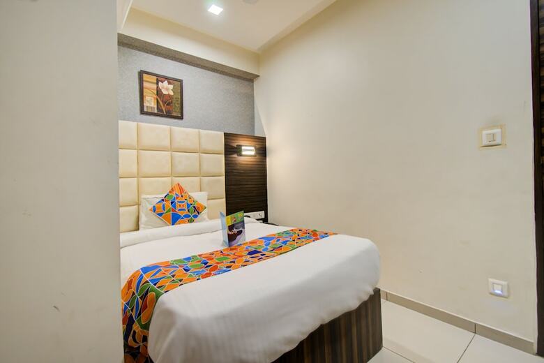 Fabhotel Royal Residency Sama- Savli Rd